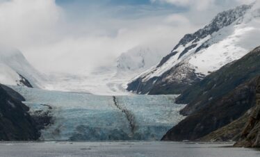 sailing-glaciar-darwin